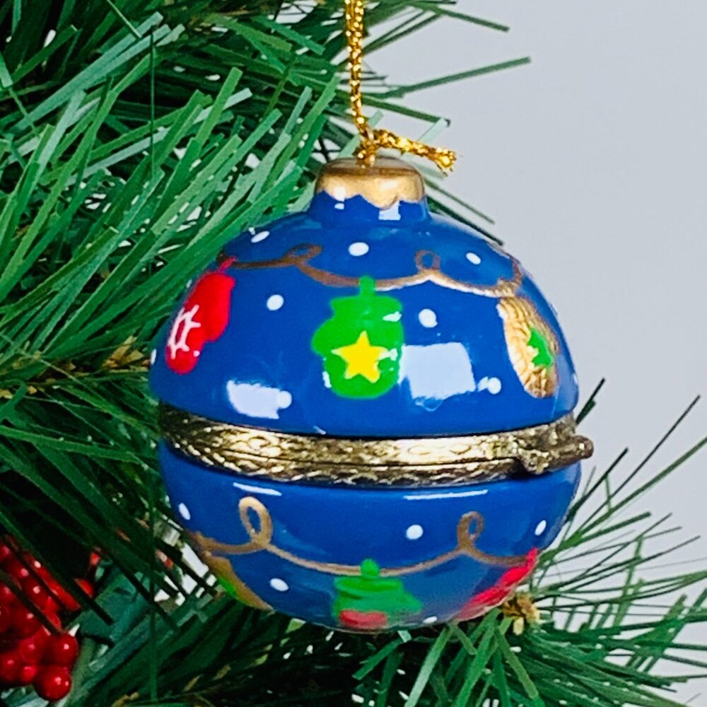 Mittens Round Ball Porcelain Hinged Surprise Gift Trinket Box Christmas Ornament